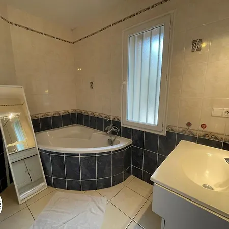 Charmante Grange Renovee Avec Grand Terrain, Wi-fi, Barbecue, Proche Ferme Et Nature - Fr-1-426-131 La Garnache