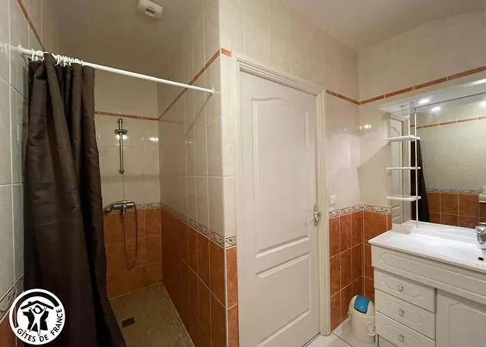 Vakantiehuis Charmante Grange Renovee Avec Grand Terrain, Wi-fi, Barbecue, Proche Ferme Et Nature - Fr-1-426-131 La Garnache