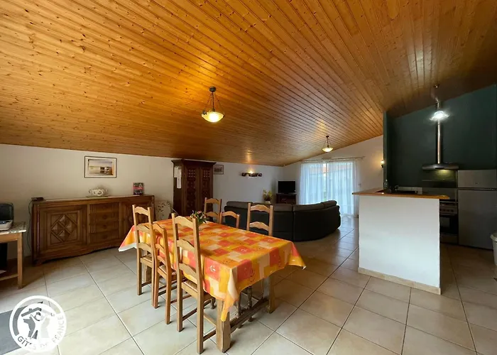 Charmante Grange Renovee Avec Grand Terrain, Wi-fi, Barbecue, Proche Ferme Et Nature - Fr-1-426-131 La Garnache